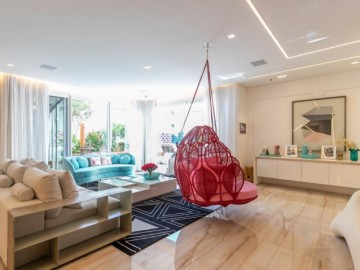 Casa Alto Padrão à Venda