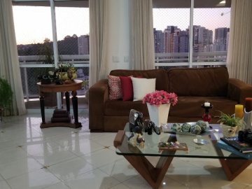 Apartamento Alto Padrão à Venda